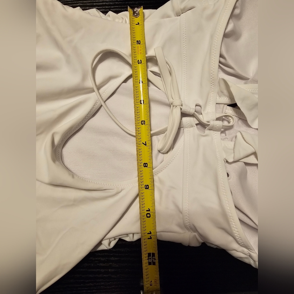 Elegant White Ruffled Swimsuit - Picture 4 of 6